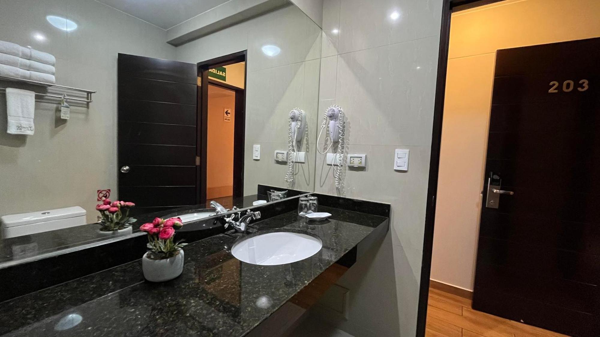 Hotel El Tambo 2 3*